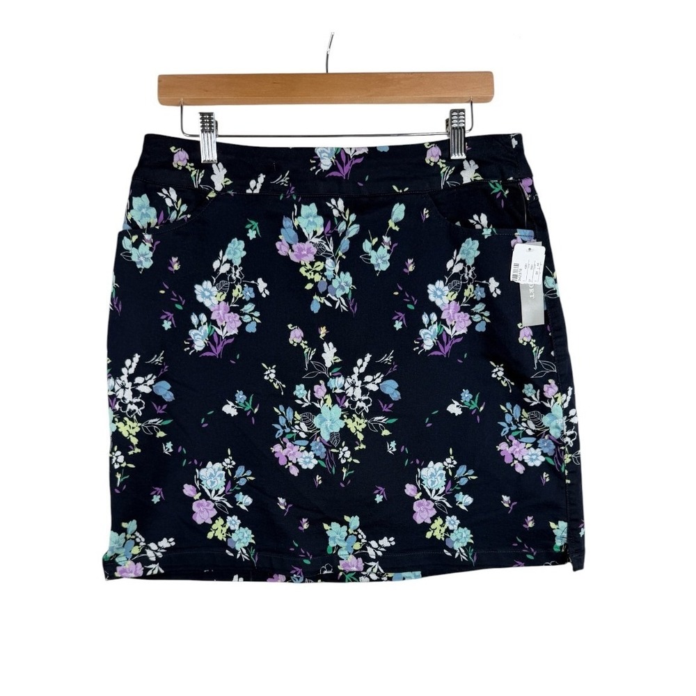 NWT Christopher & Banks Women's Floral Print Skort size 10 Black/Purple